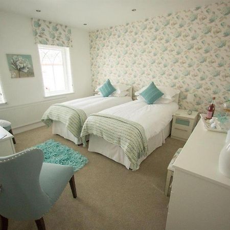 Queen Bee & B Merthyr Tydfil Exterior photo