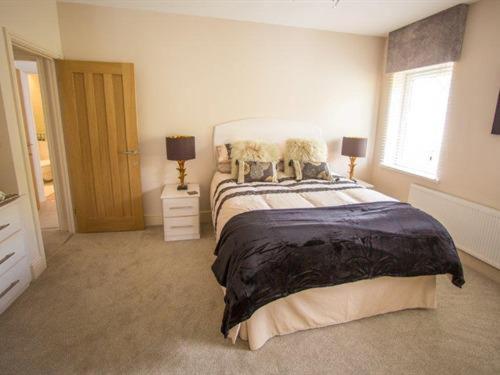Queen Bee & B Merthyr Tydfil Exterior photo